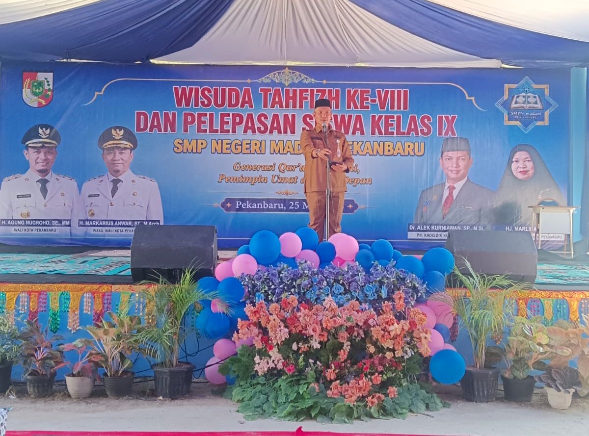 Hadiri Acara Wisuda Tahfizh SMP Negeri Madani, Plt Kadisdik Berharap Lahir Penghafal Alquran Berakhlak Mulia