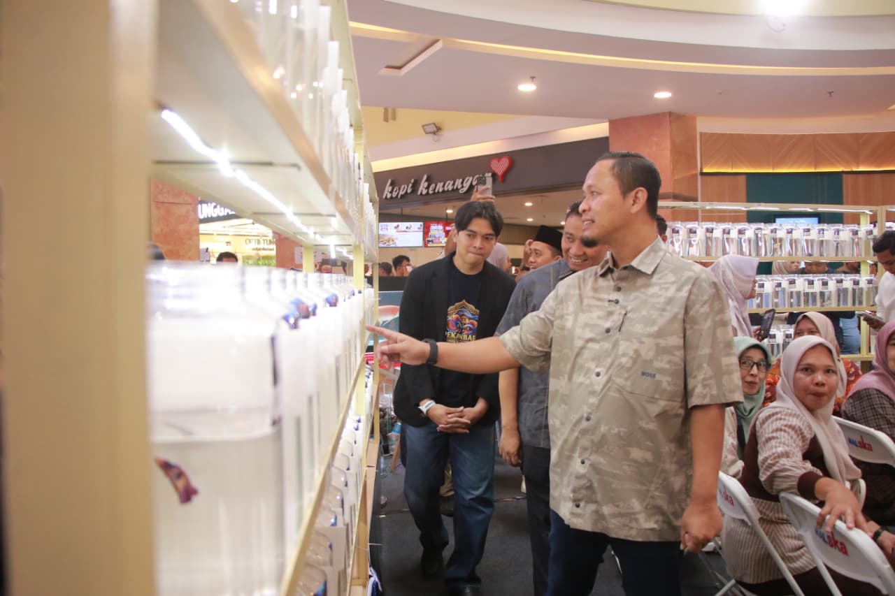 Walikota Pekanbaru Apresiasi Penyelenggaraan Kontes Ikan Cupang di Mal SKA