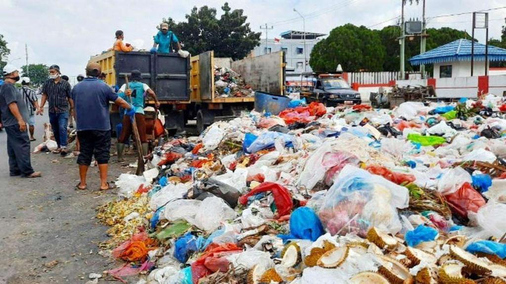 DLHK Pekanbaru Kerahkan 60 Pegawai untuk Awasi Tumpukan Sampah