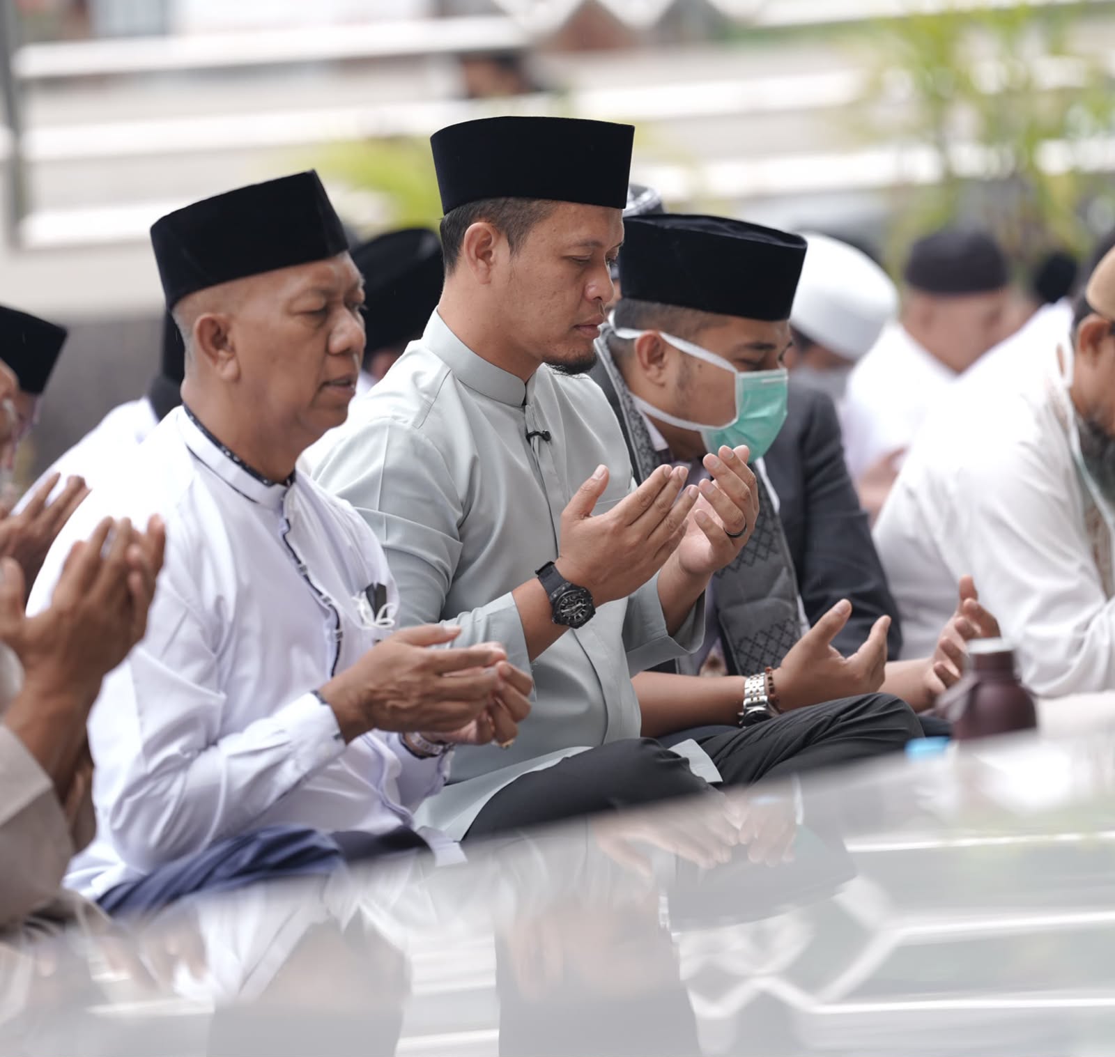 Pekanbaru Bersujud, Wako Agung dan Ratusan Warga Mohon Hujan di Tengah Kepungan Asap