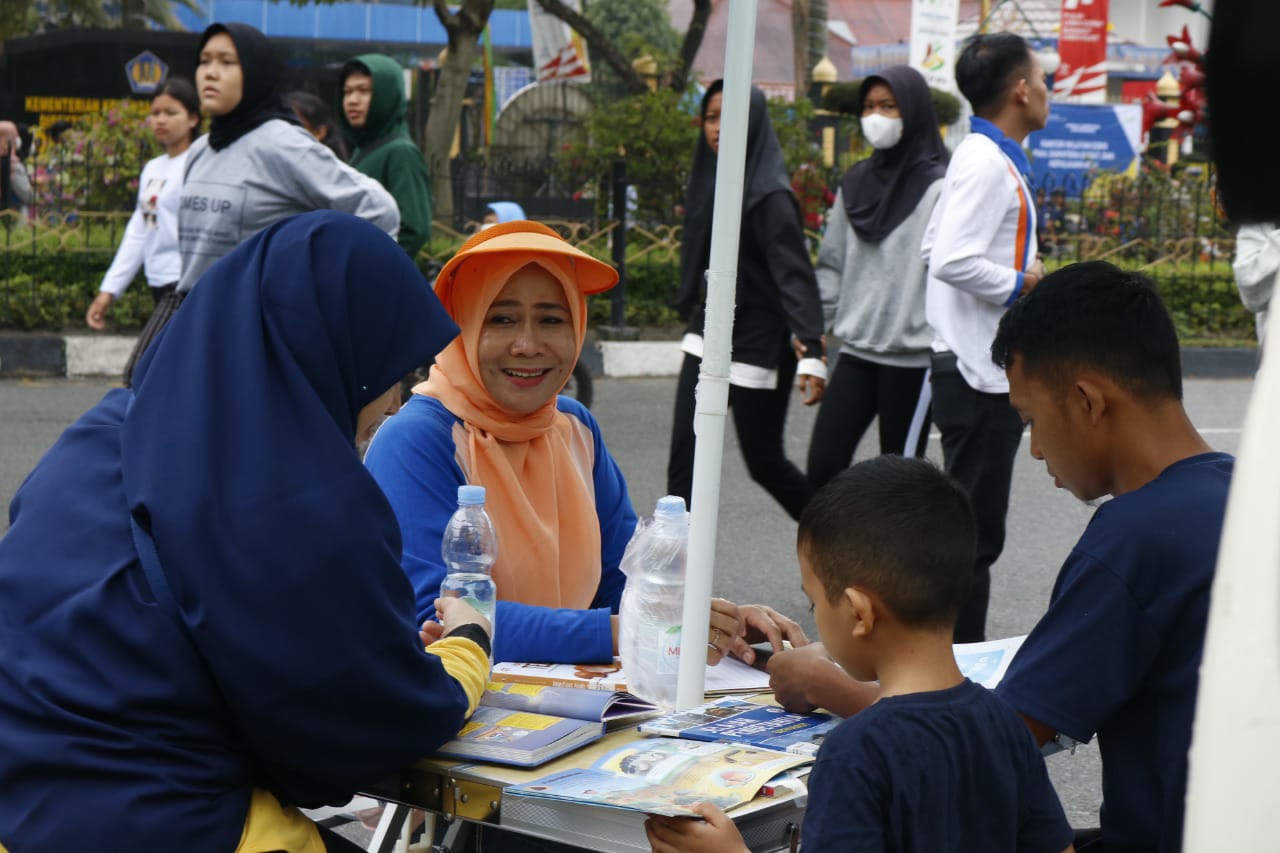 Kembangkan Kemampuan Masyarakat Melalui Literasi