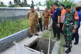 Picu Banjir, Pemko Pekanbaru Minta Penutup Parit di Jalan Nurul Amal Dibongkar