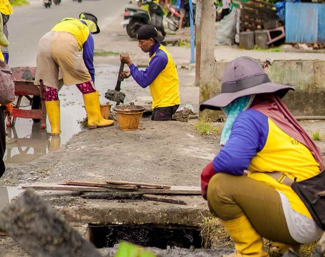 Penanganan Banjir di Pekanbaru Berlanjut, Drainase Jalan Paus - Arengka Dinormalisasi