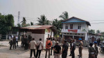 Image : Peningkatan Infrastruktur Dimulai, Satpol PP Pekanbaru Tertibkan Bangunan Liar di Jalan Pesisir