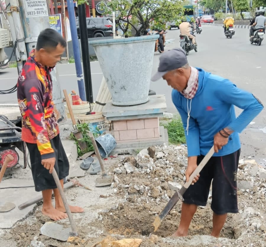 Atasi Kemacetan, Dishub Pekanbaru Pasang Traffic Control di Simpang Paus - Tuanku Tambusai