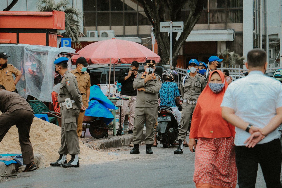 Awasi Pedagang, Satpol PP Siaga di Kawasan Agus Salim