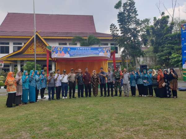 Kadis Dalduk KB Buka Jambore HKG PKK Marpoyan Damai ke 47