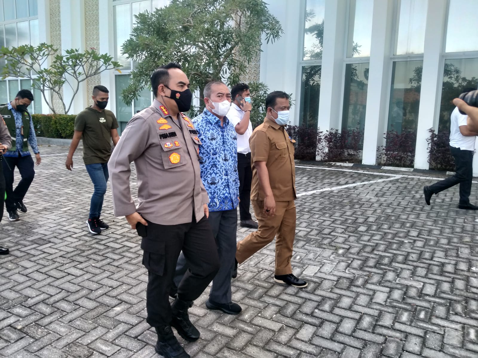 Asisten I Pantau Swab PCR di Abdurrab Islamic School