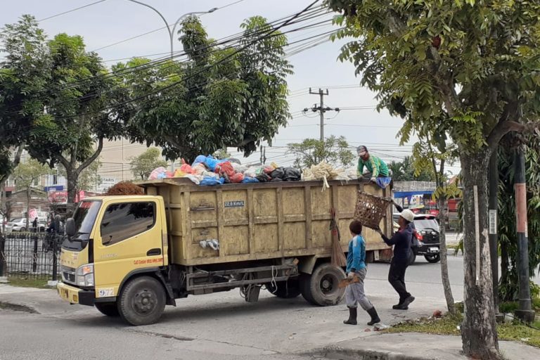 DLHK Pekanbaru Imbau Warga Waspadai Angkutan Sampah Palsu