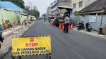 Image : Pengaspalan Jalan Teratai Berlanjut ke Pengerjaan Bahu Jalan dan Drainase