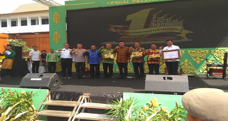 Image : Penghargaan Pelayanan Terbaik