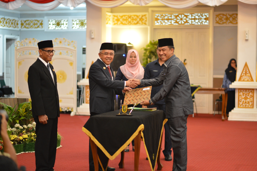 Image : DIPA T.A 2017 dan pemberian penghargaan keberhasilan penyusunan laporan keuangan 2015 di balai pauh