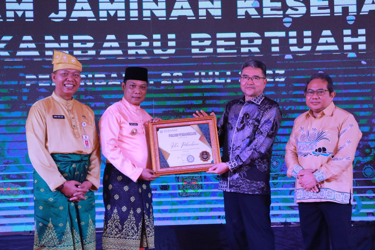 Image : Penghargaan Jaminan Kesehatan UHC