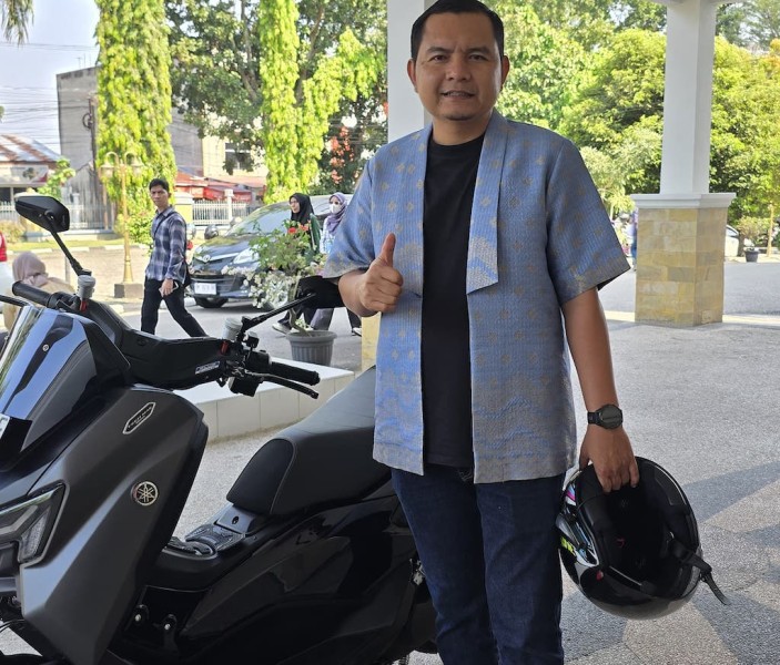Kepala Bapenda Pekanbaru Denny Muharpan