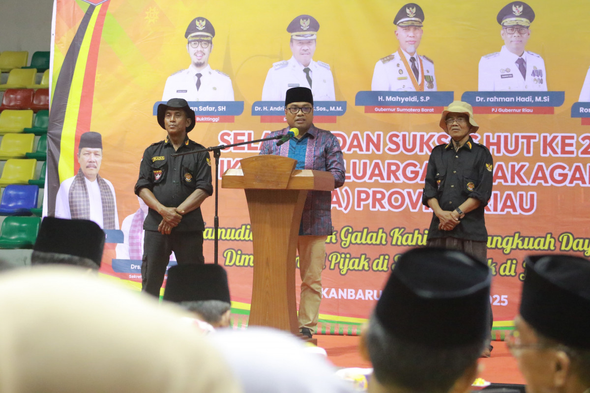Plh Sekretaris Daerah Kota Pekanbaru Zarman Candra Menghadiri  undangan dalam Perayaan Hari Ulang Tahun (HUT) ke-24 Ikatan Keluarga Luhak Agam (IKLA) Provinsi Riau. Acara yang berlangsung di Gedung Olahraga