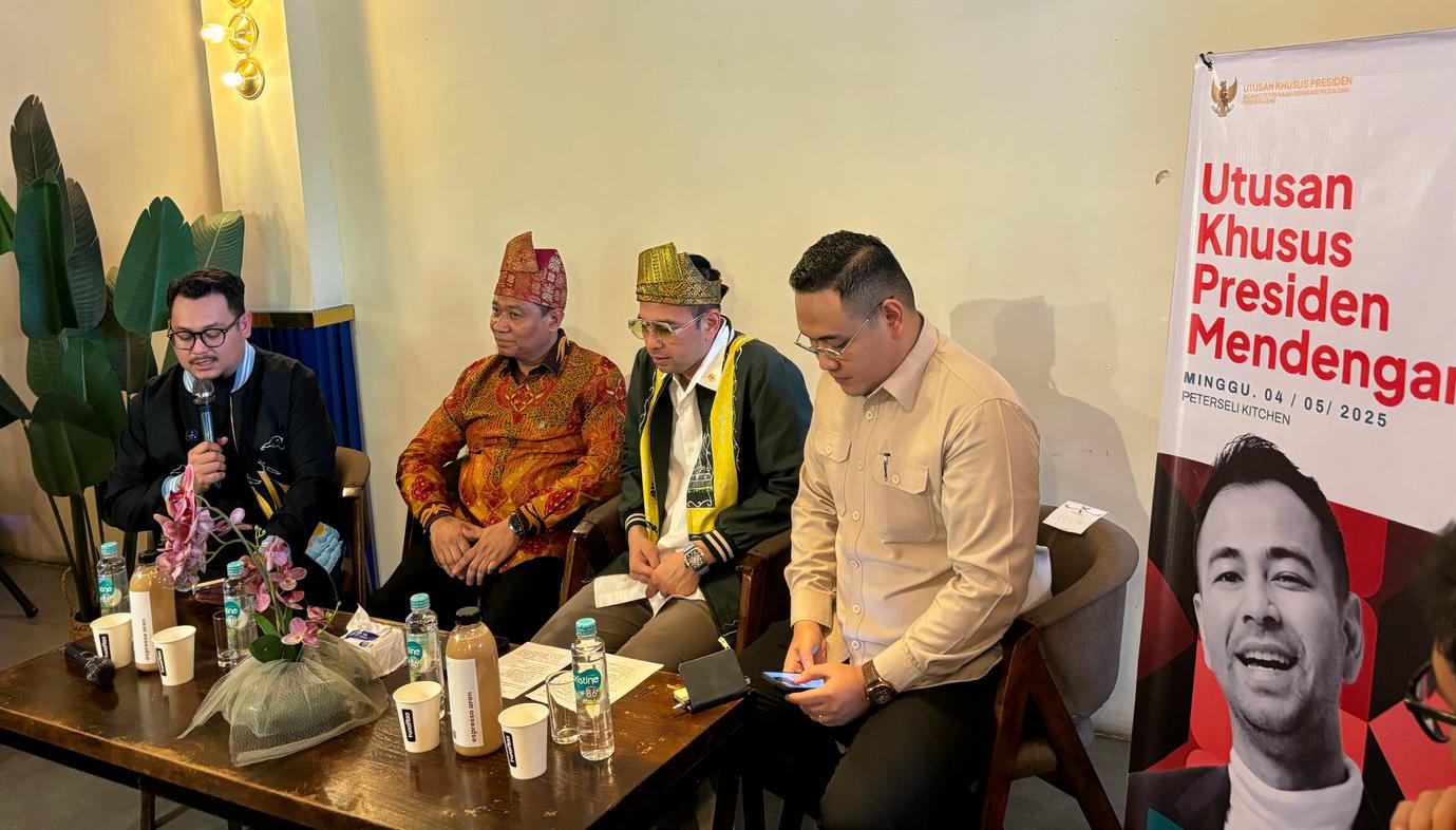 Wakil Wali Kota (Wawako) Pekanbaru Markarius Anwar, berdiskusi dengan Utusan Khusus Presiden Pembinaan Generasi Muda dan Pekerja Seni Raffi Ahmad