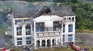 Gedung Lipat Kajang di Kompleks Perkantoran Tenayan Raya pasca kebakaran