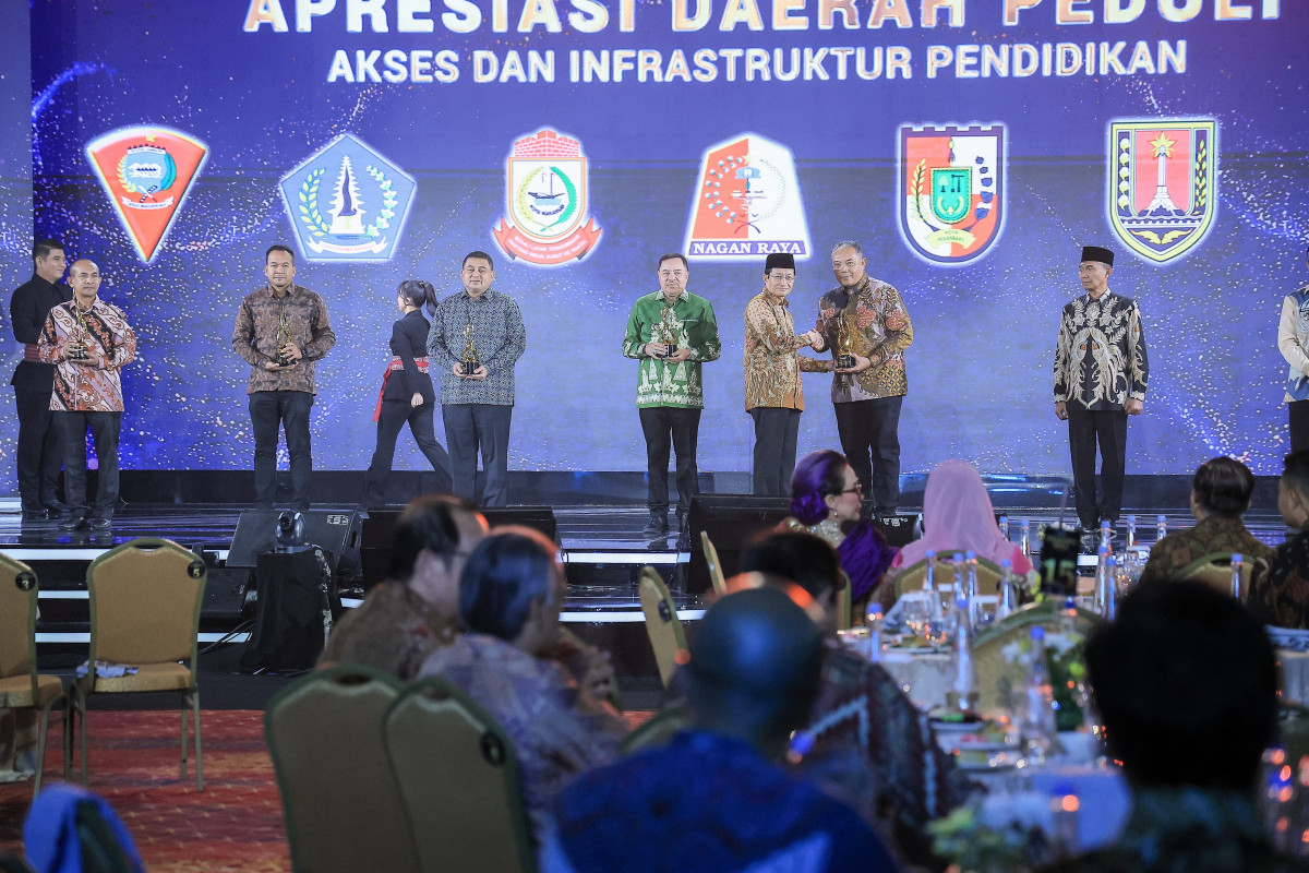 Wali Kota Pekanbaru Agung Nugroho Raih Penghargaan Peduli Akses dan Infrastruktur Pendidikan 2026