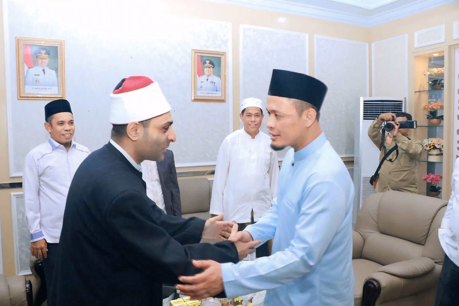 Wali Kota Pekanbaru Agung Nugrohoenerima kunjungan silaturahmi Syekh Mohamed Mahmoud Salama Mohamed di rumah dinas