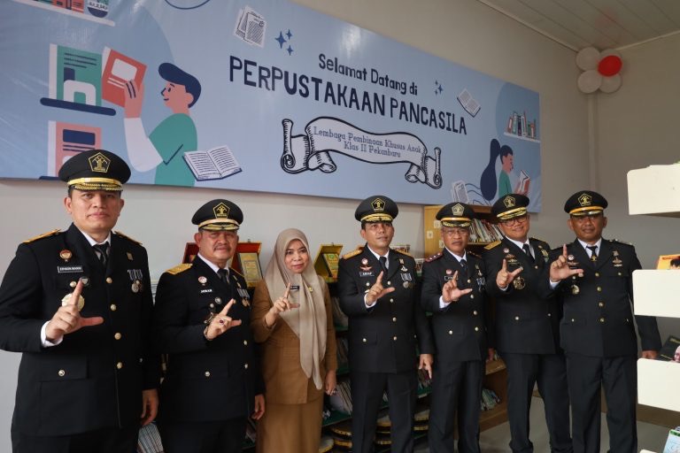 LPKA Kelas II Pekanbaru bersama Dispusip Kota Pekanbaru menjalin PKS dalam rangka meningkatkan kemampuan literasi bagi warga atau anak binaan di Lapas Kelas II Pekanbaru.