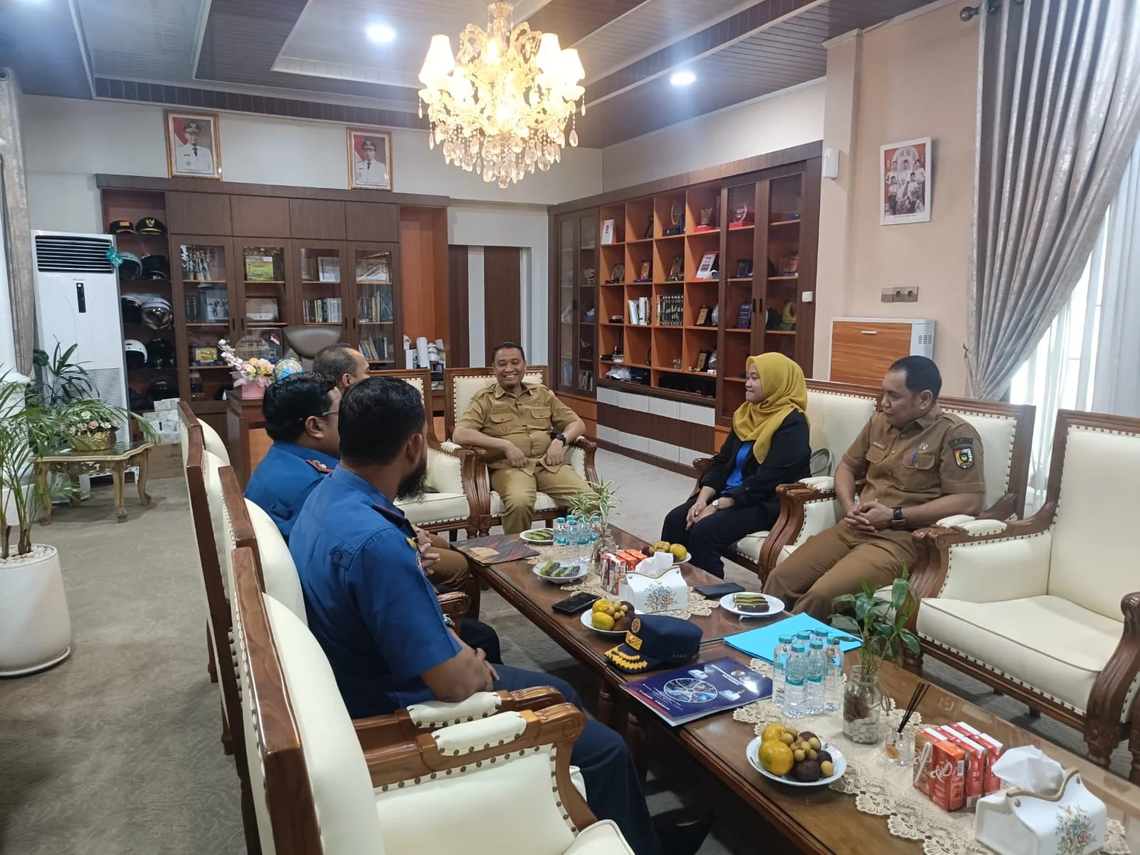 Wakil Walikota Pekanbaru, H Markarius Anwar saat audiensi dengan Kepala Dinas Dispora Kota Pekanbaru, Yuliarso di rumah dinas Wakil Walikota Pekanbaru Jalan Ronggo Warsito