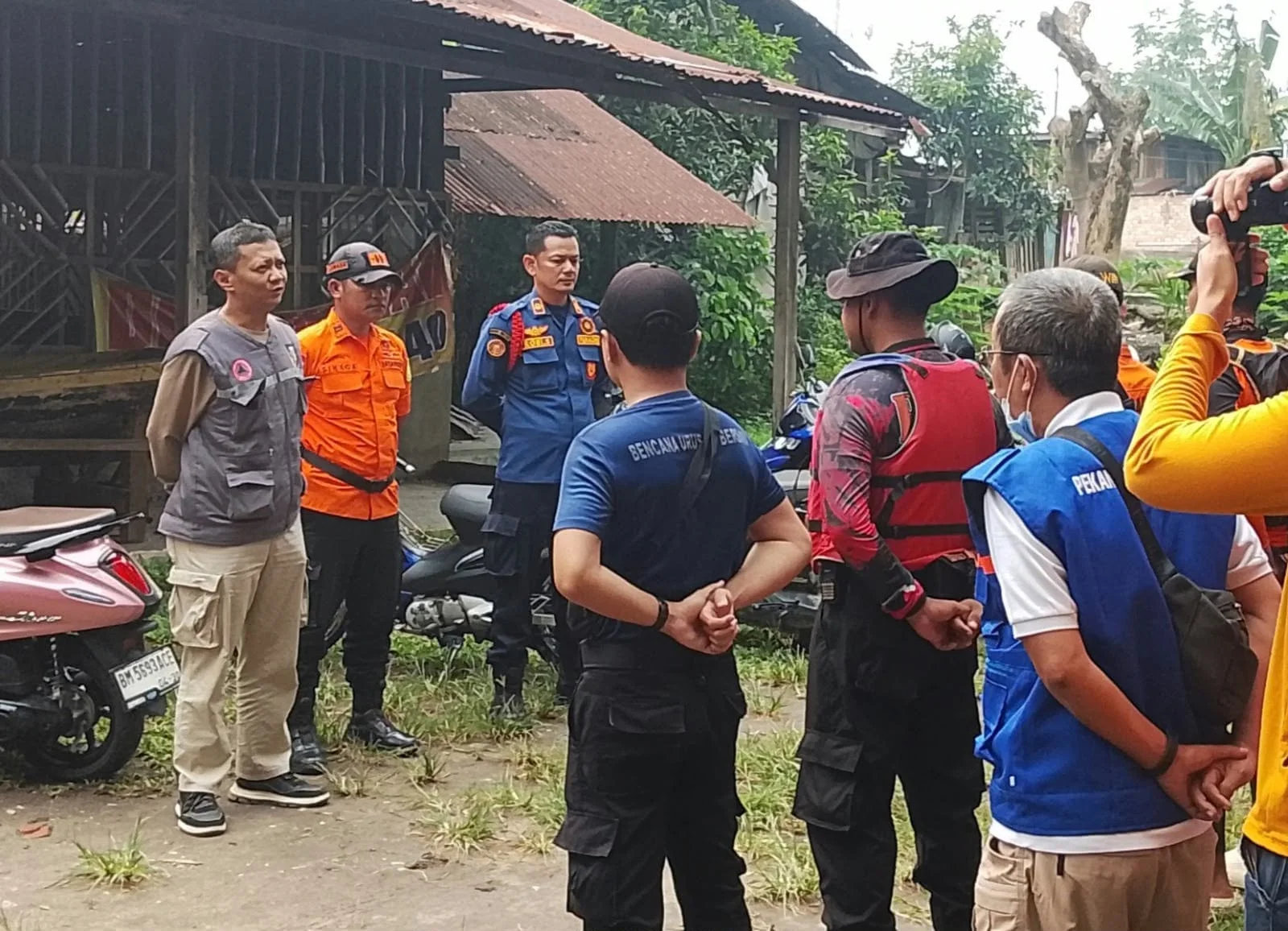 BPBD Pekanbaru melakukan briefing sebelum pencarian  korban hanyut 