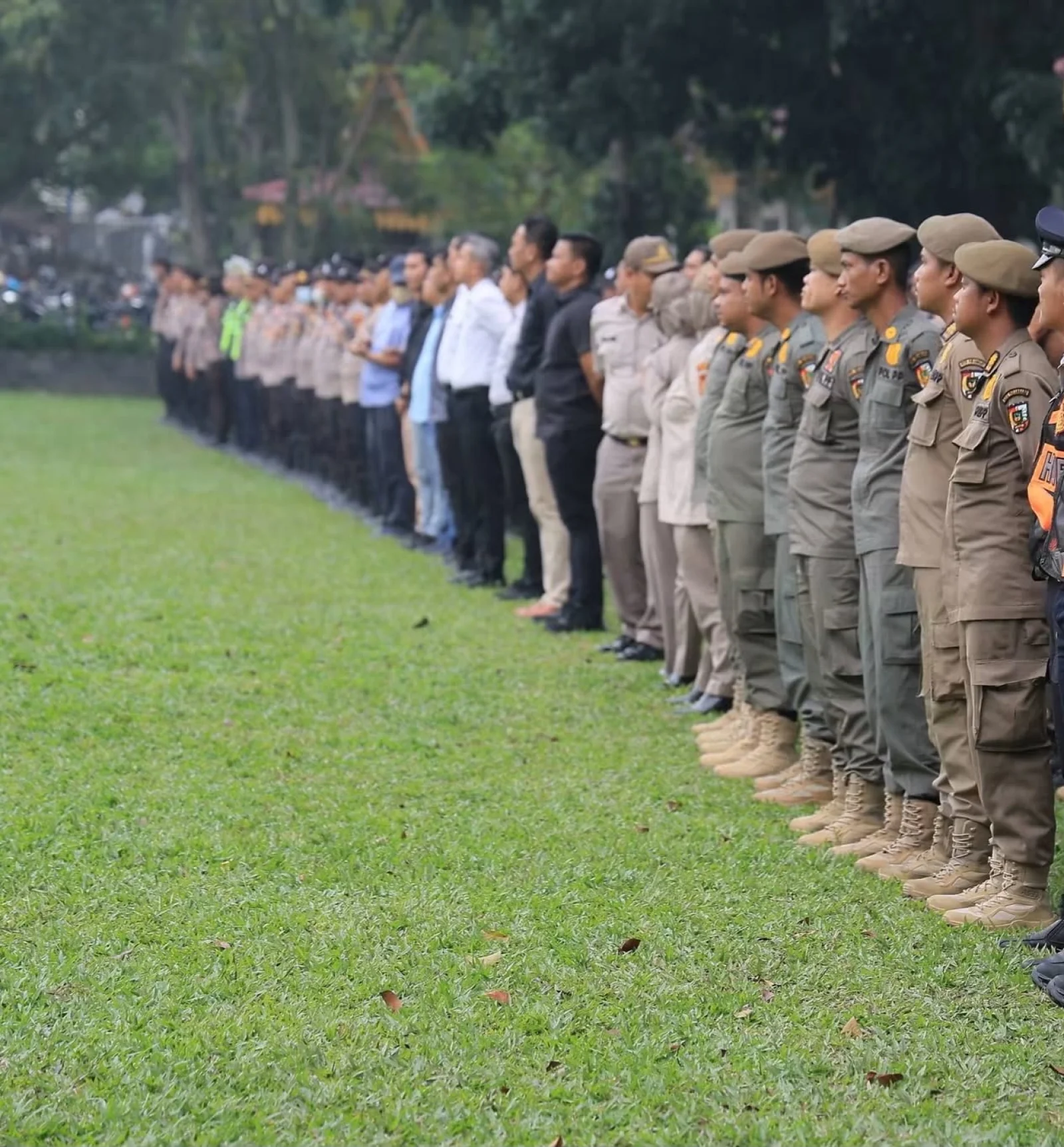 Para personel Satpol PP Kota Pekanbaru