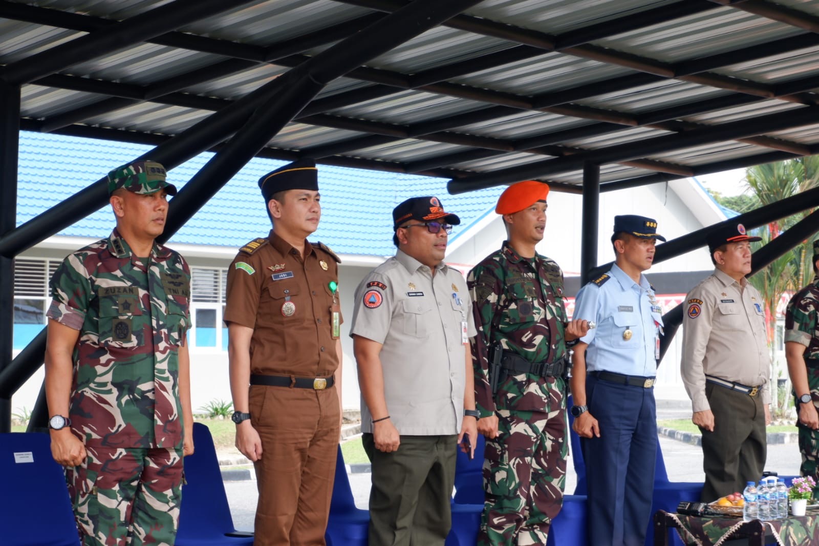 Kepala BPBD Kota Pekanbaru, Zarman Chandra menghadiri Upacara Pembukaan Latihan Penanggulangan Bencana Alam Satuan Kopasgat Tahun 2024 di Lapangan Upacara Batalyon Komando 462, Kopasgat, Kota Pekanbaru