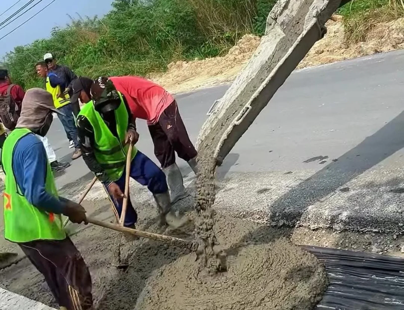 Perbaikan Jalan Sri Palas di Kecamatan Rumbai Barat